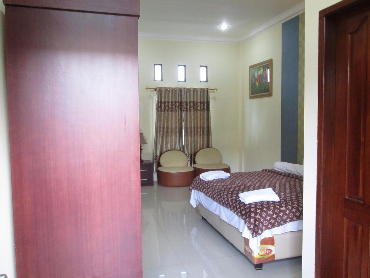 Permata Land Hotel & Resort Rantauprapat Room photo